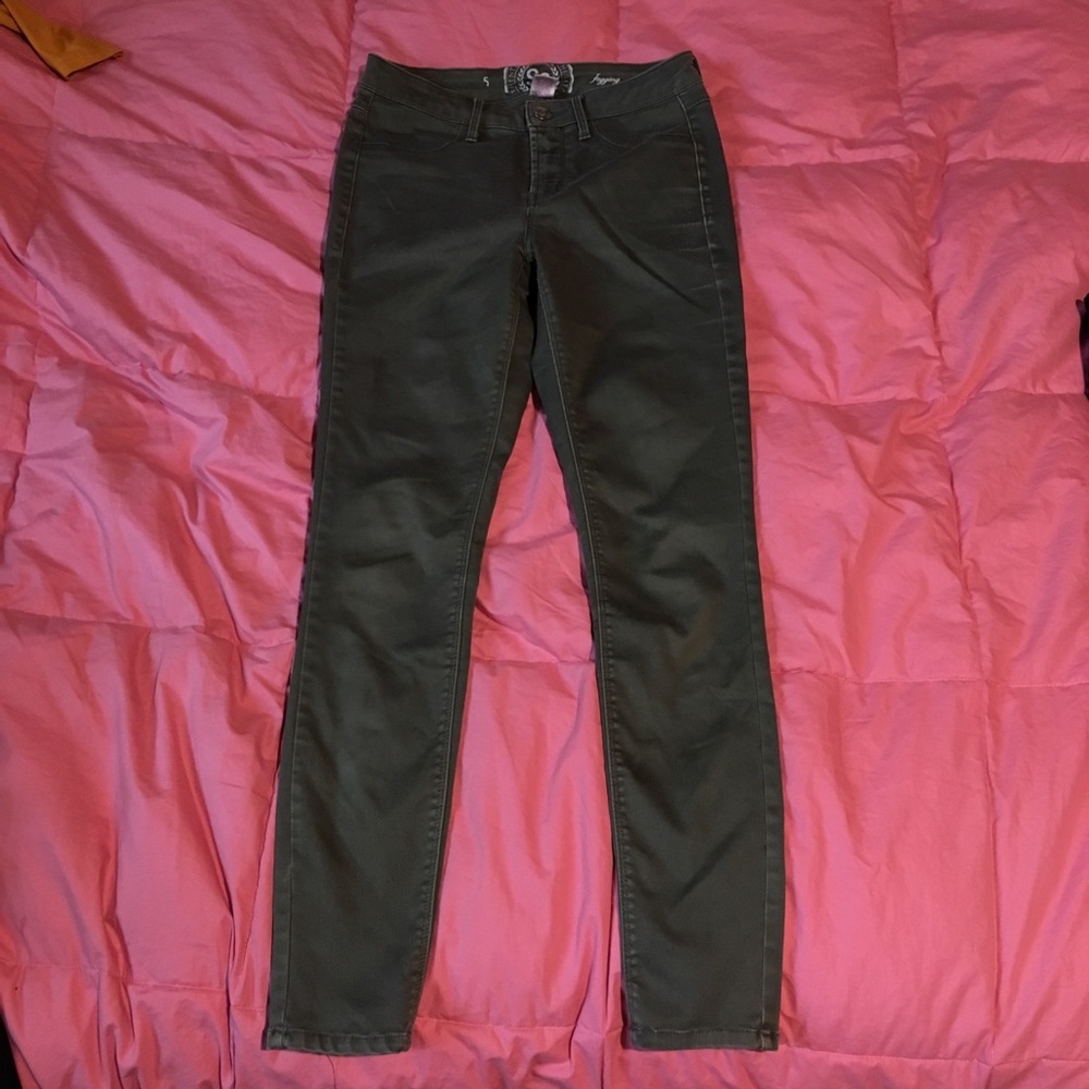 olive green cropped skinny jeans